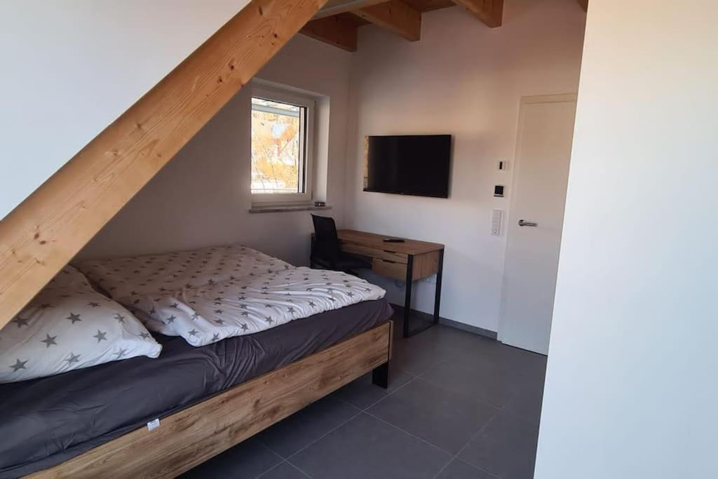 Moderne Ferienunterkunft/Wohnung Burgthann Exterior photo