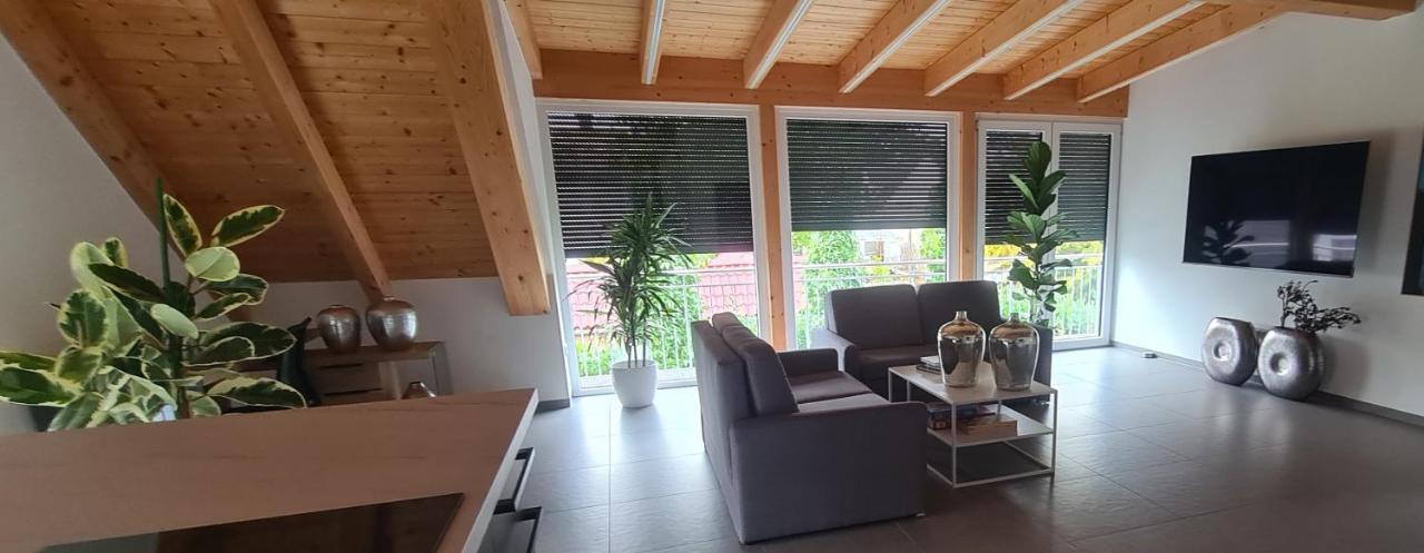Moderne Ferienunterkunft/Wohnung Burgthann Exterior photo